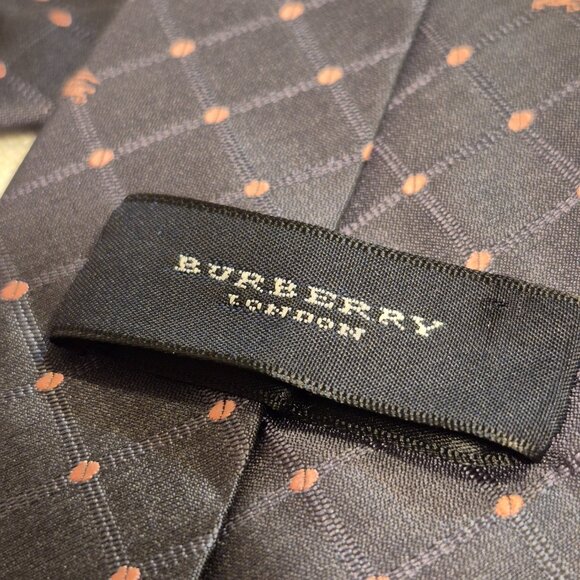 BURBERRY Silk Tie - Picture 2 of 12